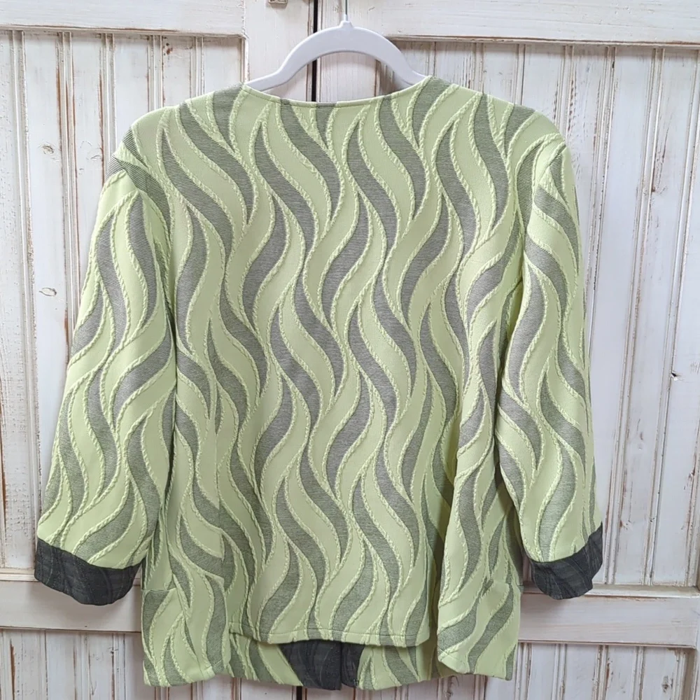 Andria Lieu Collection, pastel green and grey knit blazer. XL
